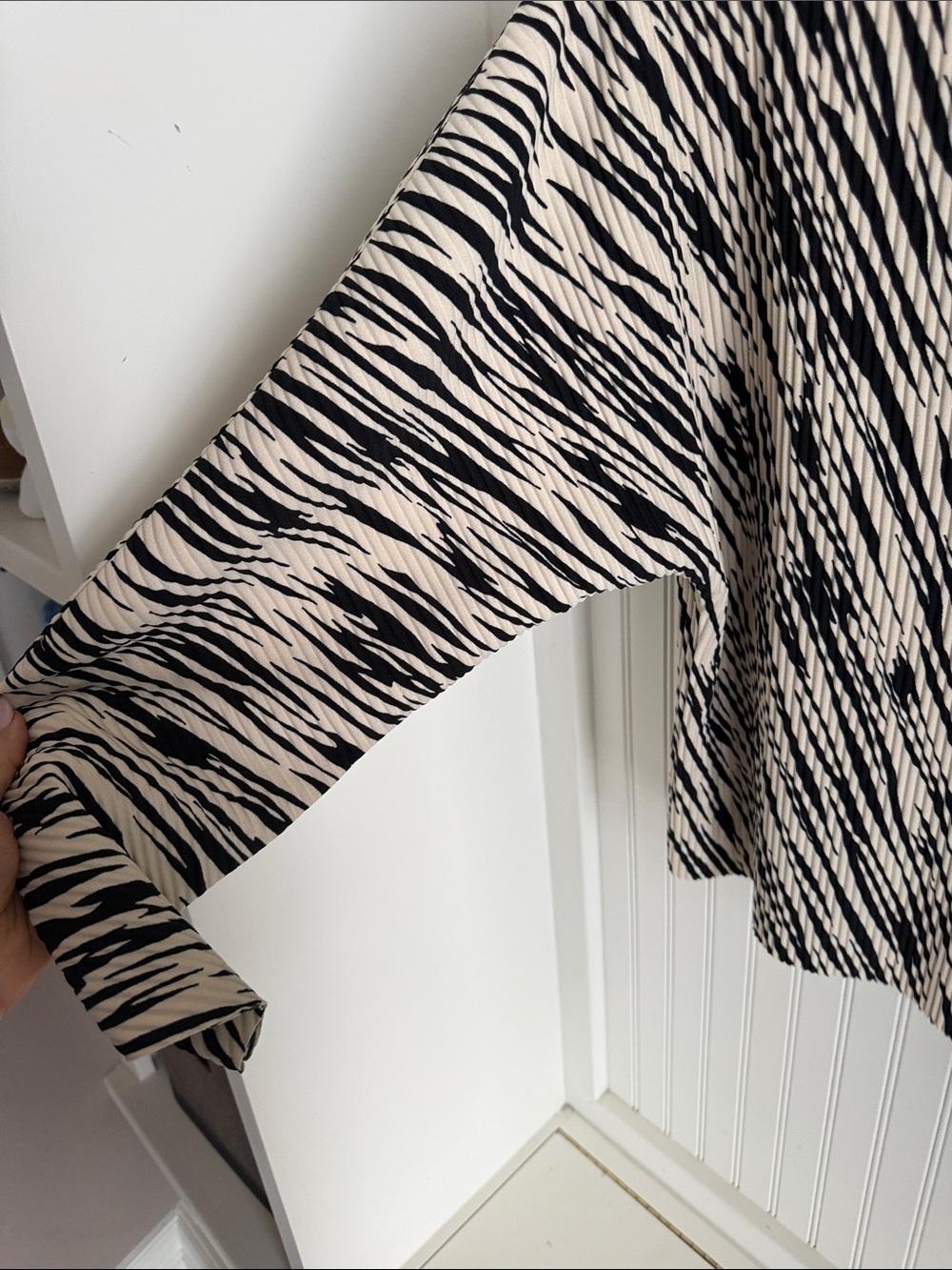 COS Rounded Pleated Top - Picture 5 of 7